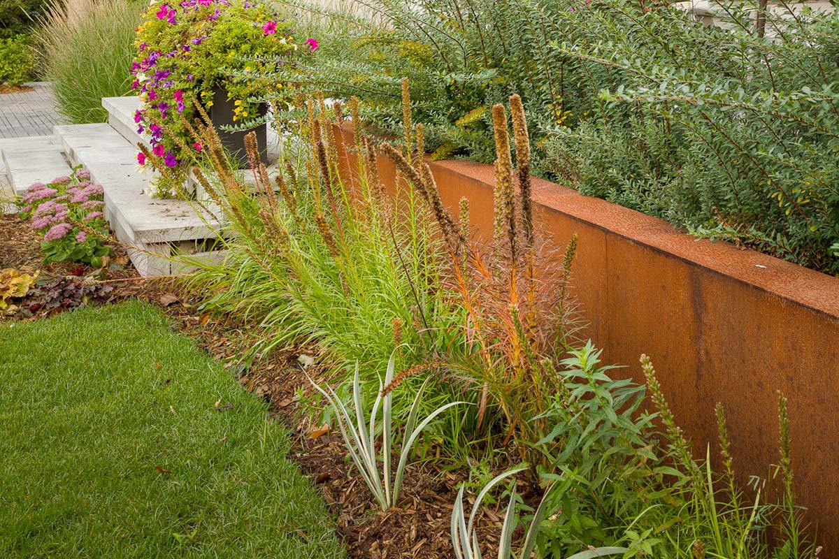 Retaining Wall Feature on Modern Toronto Landscaping Project