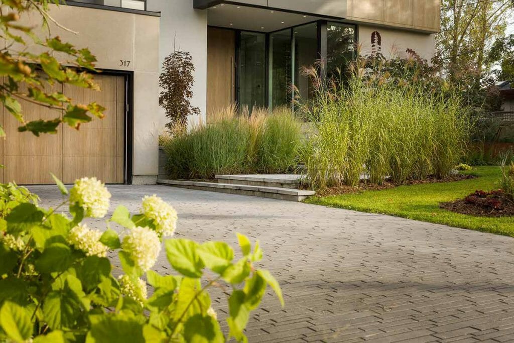 Toronto Landscaping Company, Modern Landscape Design & Driveway Paving Interlocking Project.
