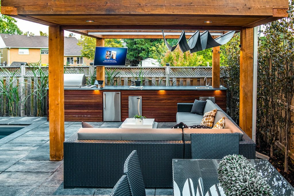 Toronto Landscaping Contractors, Woodworking & Landscape Design Project For Small Backyard