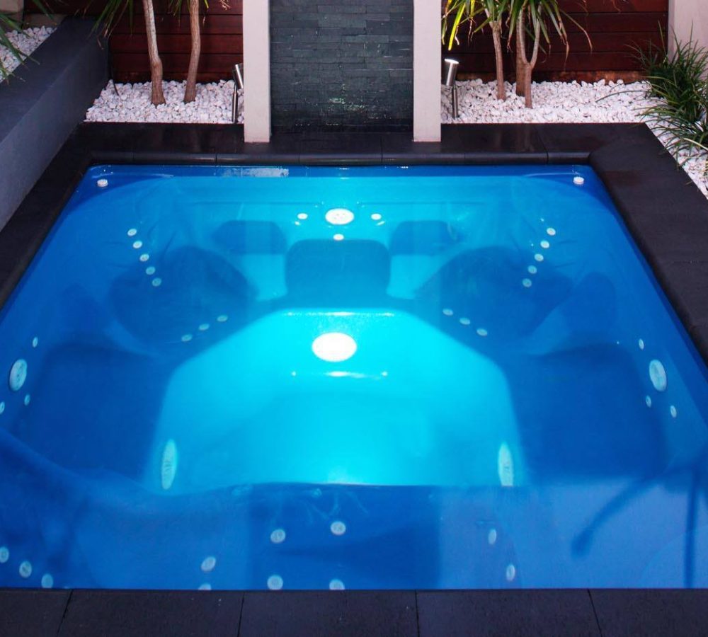 Sorrento Fiberglass pool with coping and lighting display model